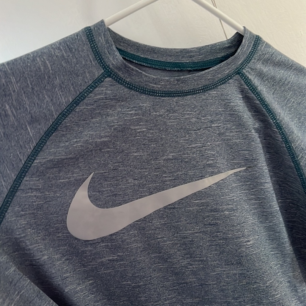 Nike Dri-Fit - Picture 2 of 4
